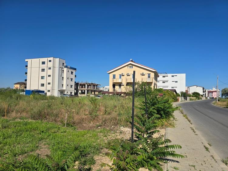 Teren Construcții intravilan de 250 mp, în Nord
