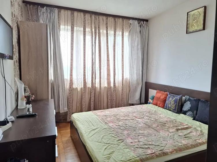 Apartament cu 2 camere decomandat în Micro 5