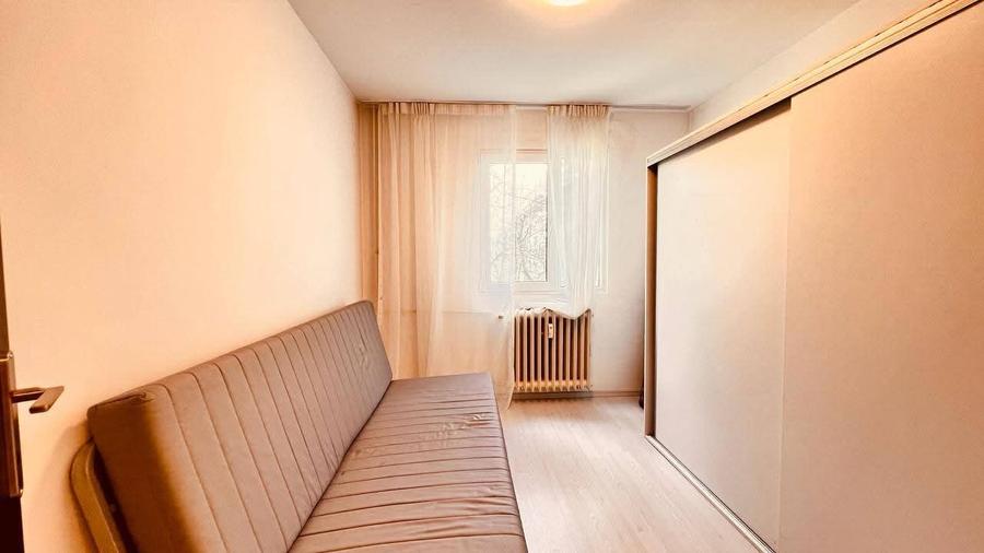 Apartament cu 3 camere semidecomandat în Brâncoveanu