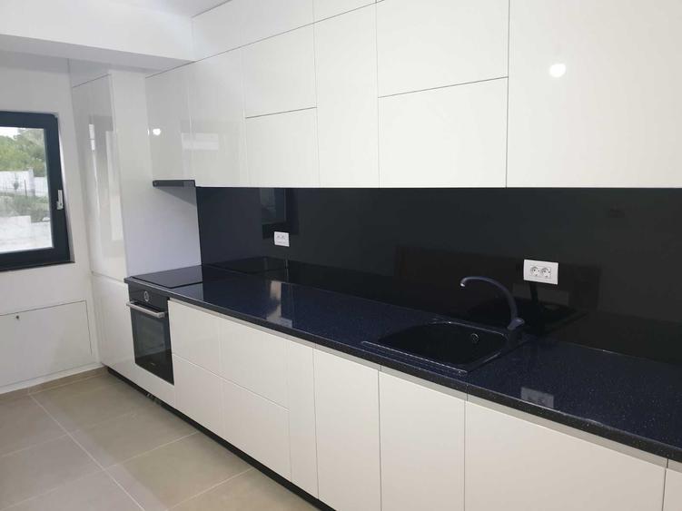 Apartament cu 3 camere decomandat în Păcurari