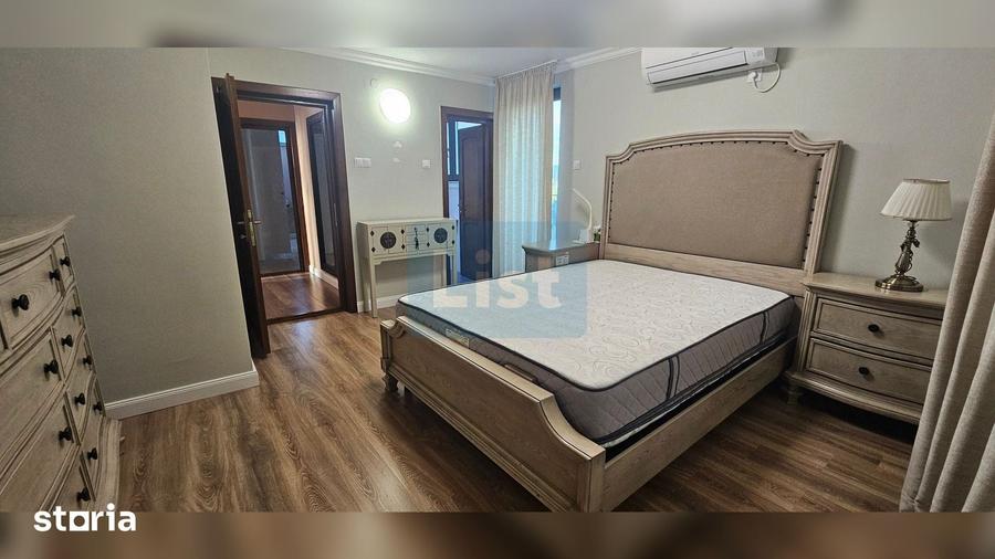 Casă cu 5 camere cu Teren 2400 Mp în Central