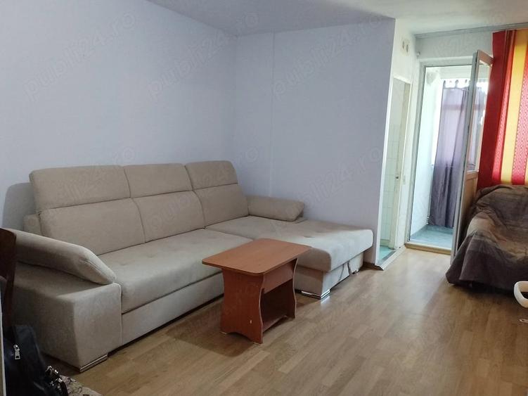 Garsonieră decomandată în Zahana