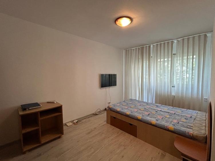Apartament cu 2 camere semidecomandat, mobilat în Gorjului