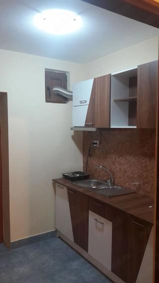 Garsonieră decomandată în Lipovei