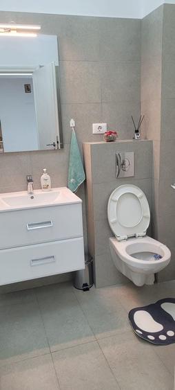 Apartament cu 2 camere decomandat în Dobroești