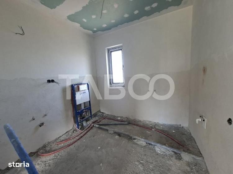 Casă cu 4 camere decomandat cu Teren 300 Mp în Veștem