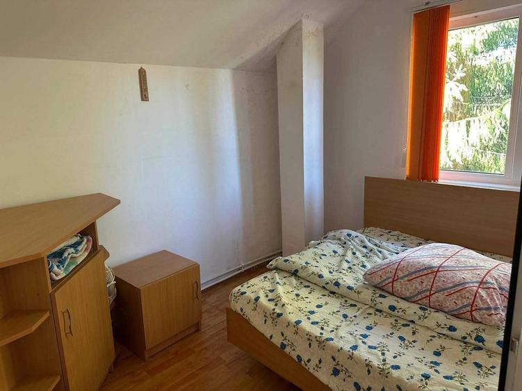 Casă cu 4 camere în Poiana Horea