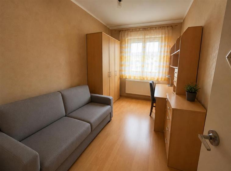 Apartament cu 3 camere decomandat în Nufărul