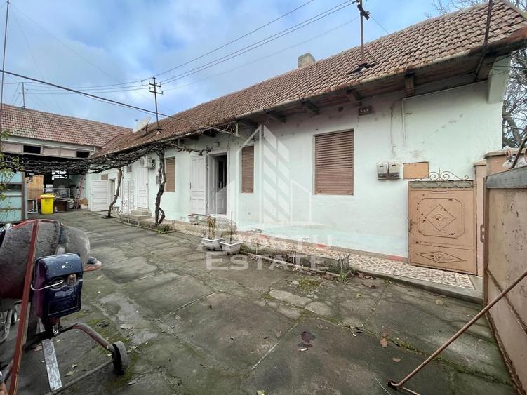 Casă individuală cu 4 camere cu Canalizare în Aradul Nou