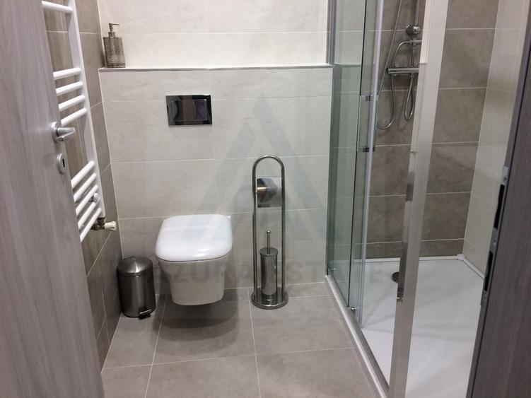 Apartament cu 3 camere decomandat, mobilat în Calea Dumbrăvii