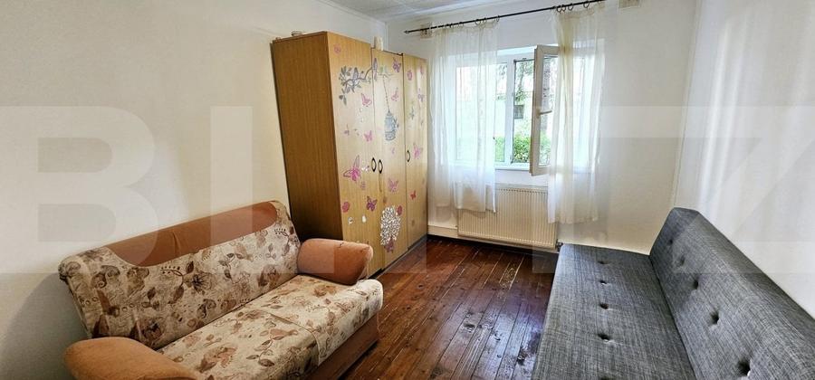 Apartament cu 3 camere decomandat, mobilat în Lenin