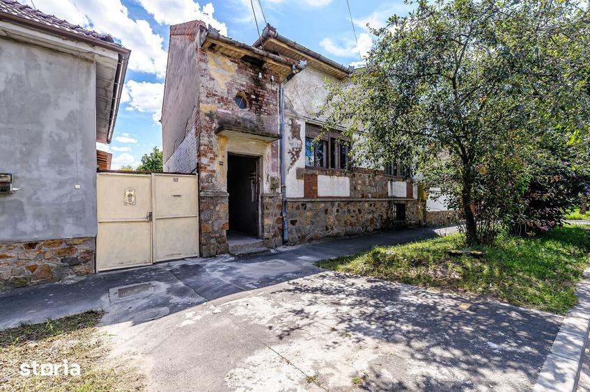 Casă cu 5 camere cu Teren 716 Mp în Pârneava