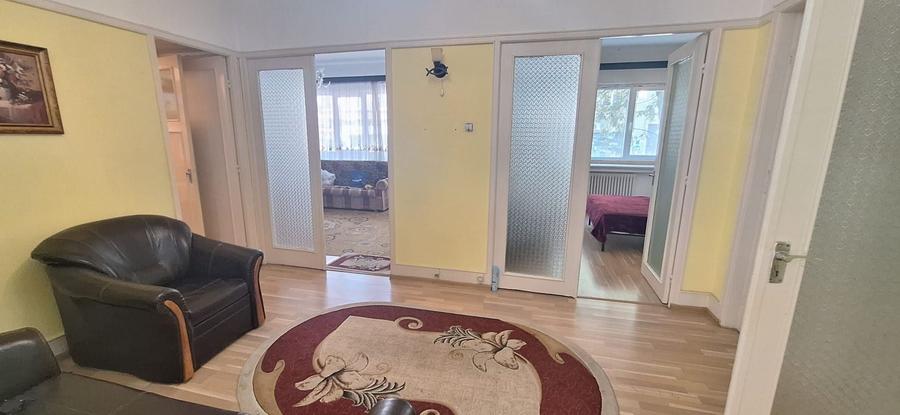 Apartament cu 4 camere decomandat în Universitate