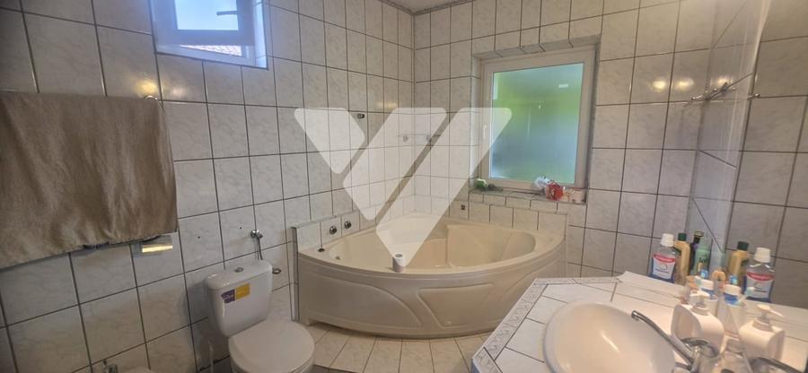 Casă individuală cu 6 camere cu Canalizare în Țiglari