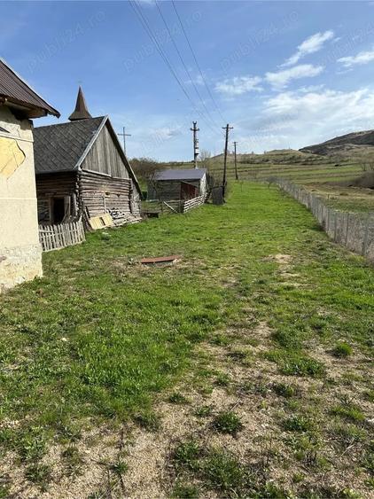 Casă cu Teren 1200 Mp în Bociu