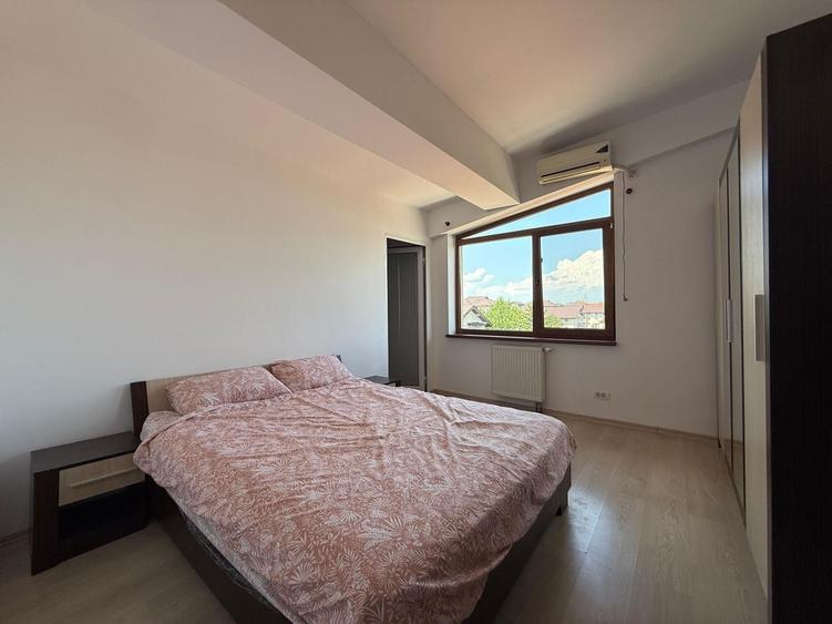 Apartament cu 3 camere semidecomandat, mobilat în Central