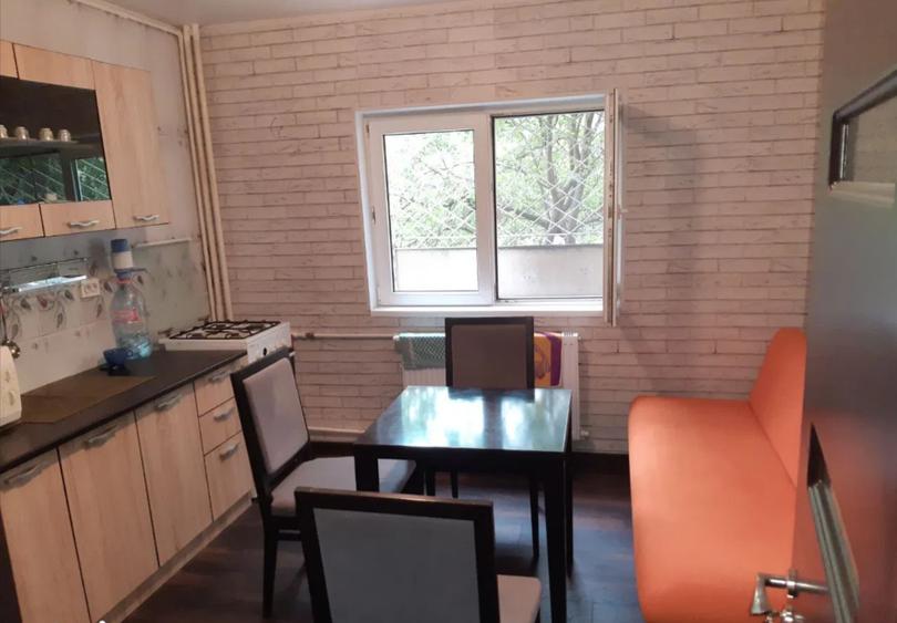 Apartament cu 2 camere decomandat în Uverturii