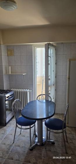 Garsonieră decomandată în Costin Georgian