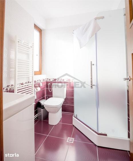 Casă cu 9 camere cu Teren 1004 Mp în Central