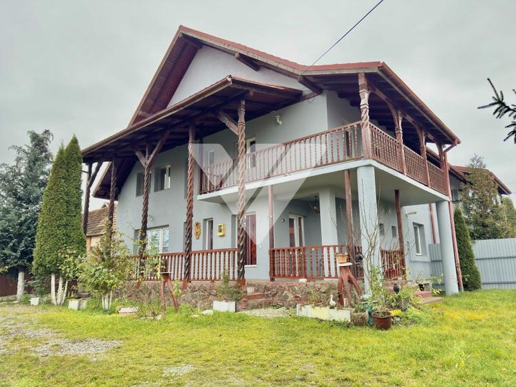 Duplex cu 5 camere cu Canalizare în Cârțișoara