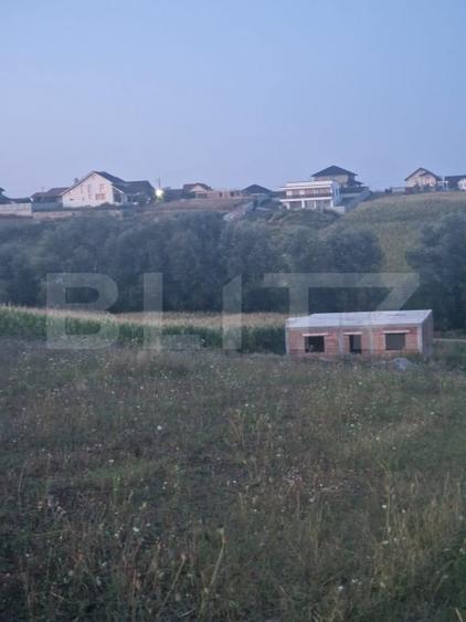 Teren Construcții intravilan de 1571 mp, în Periferie