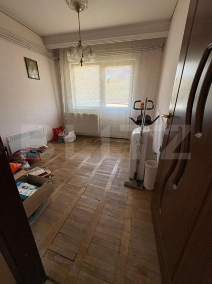 Apartament cu 4 camere decomandat, mobilat în Prundu