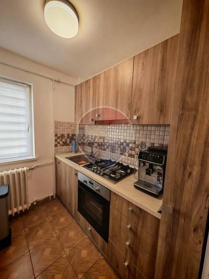 Apartament cu 2 camere decomandat, mobilat în Central