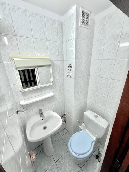 Apartament cu 3 camere decomandat, mobilat în Girocului