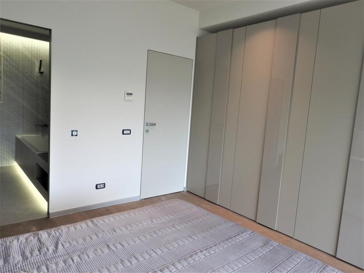 Apartament cu 4 camere semidecomandat, mobilat în Iancu Nicolae