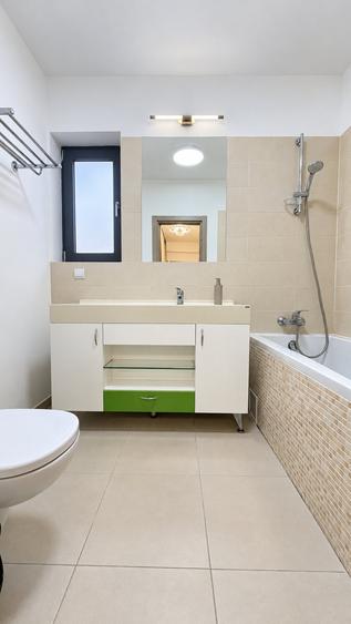Apartament cu 3 camere semidecomandat, mobilat în Băneasa