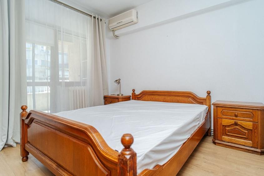Apartament cu 3 camere semidecomandat, mobilat în Centru Civic