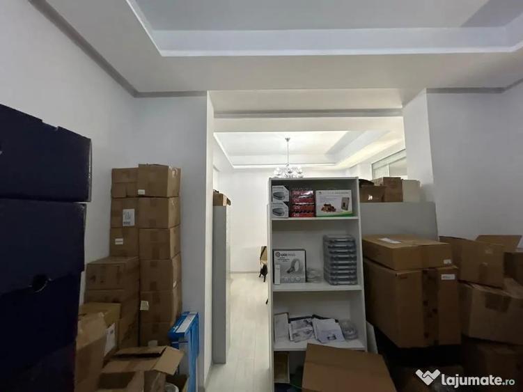 Apartament cu 4 camere semidecomandat în Universitate