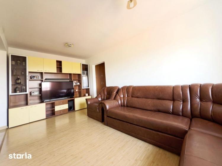 Apartament cu 3 camere decomandat, mobilat în Central