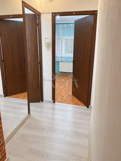 Apartament cu 3 camere decomandat în Apusului
