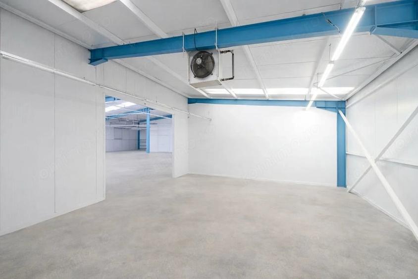 Spațiu comercial, de 595 mp, în Prundu