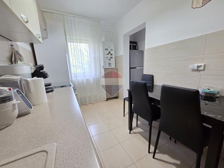 Apartament cu 2 camere decomandat, mobilat în Ultracentral