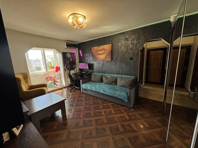 Apartament cu 2 camere semidecomandat, mobilat în Zimbru