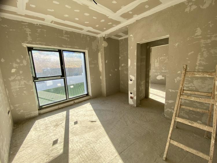 Duplex cu 4 camere cu Canalizare în Dezmir