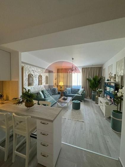 Apartament cu 2 camere semidecomandat, mobilat în Vitan
