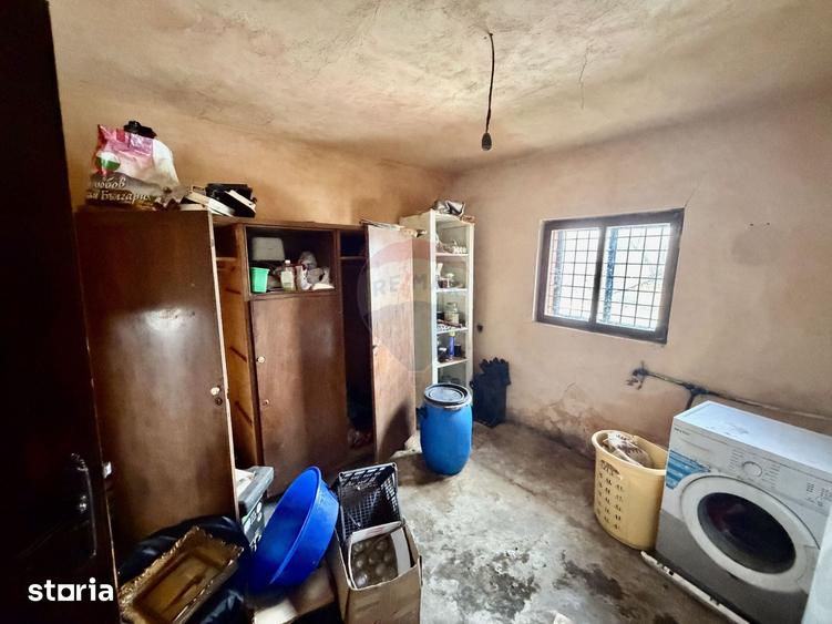 Casă cu 4 camere cu Teren 7727 Mp în Cârligele