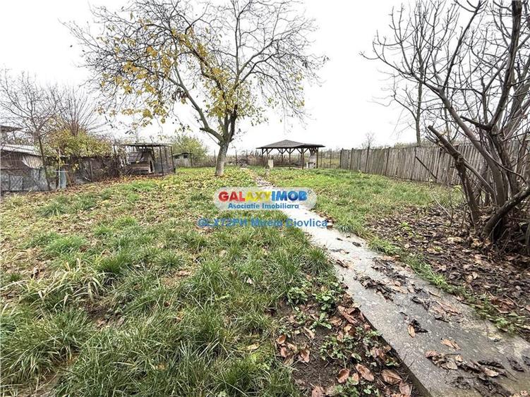 Casă cu 5 camere cu Teren 1307 Mp în Ariceștii Rahtivani