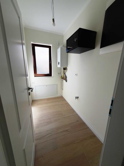 Casă cu 4 camere în Dumbrăvița