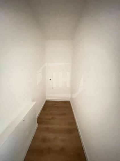 Apartament cu 3 camere semidecomandat în Florești