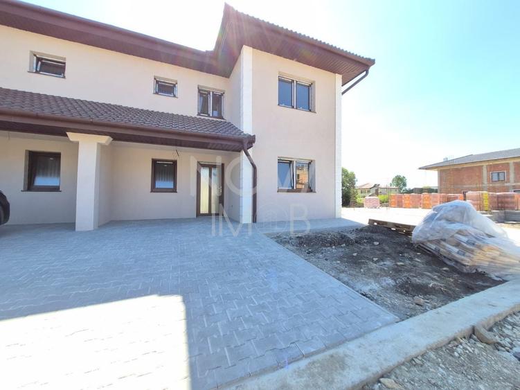 Duplex cu 4 camere cu Canalizare în Șura Mică
