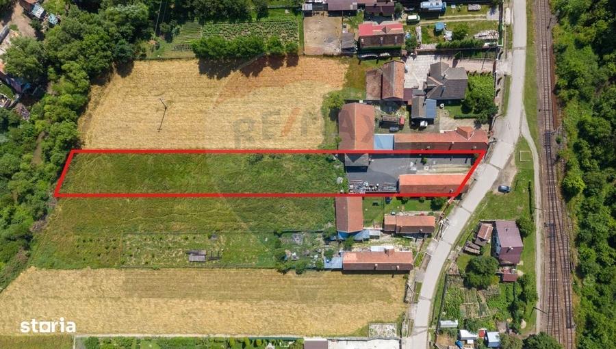 Casă cu 4 camere în Dumbrăvița
