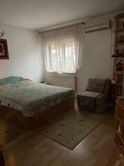 Casă cu 6 camere cu Teren 5000 Mp în Miroslăvești