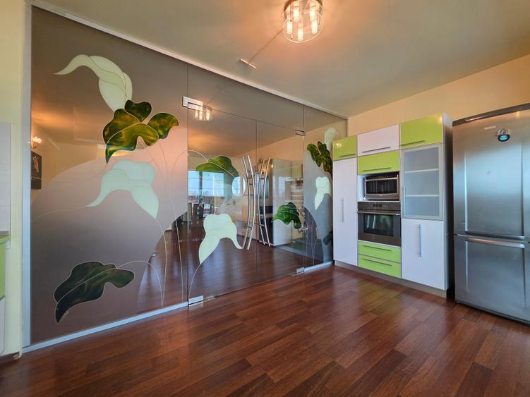 Apartament cu 3 camere semidecomandat în Calea Plevnei