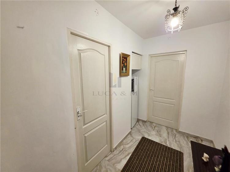 Apartament cu 3 camere semidecomandat în Circumvalațiunii