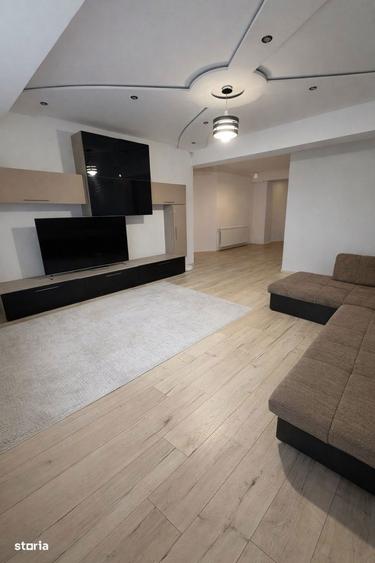Apartament cu 3 camere, mobilat în Central