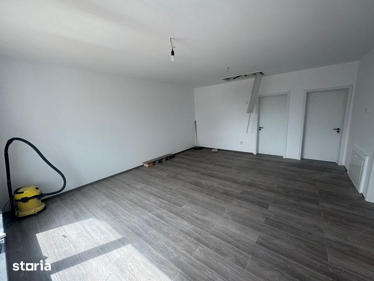 Casă cu 3 camere cu Teren 300 Mp în Central
